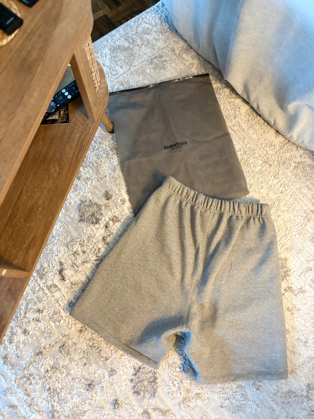 Essentials Fear of God Grey sweat short - photo 2