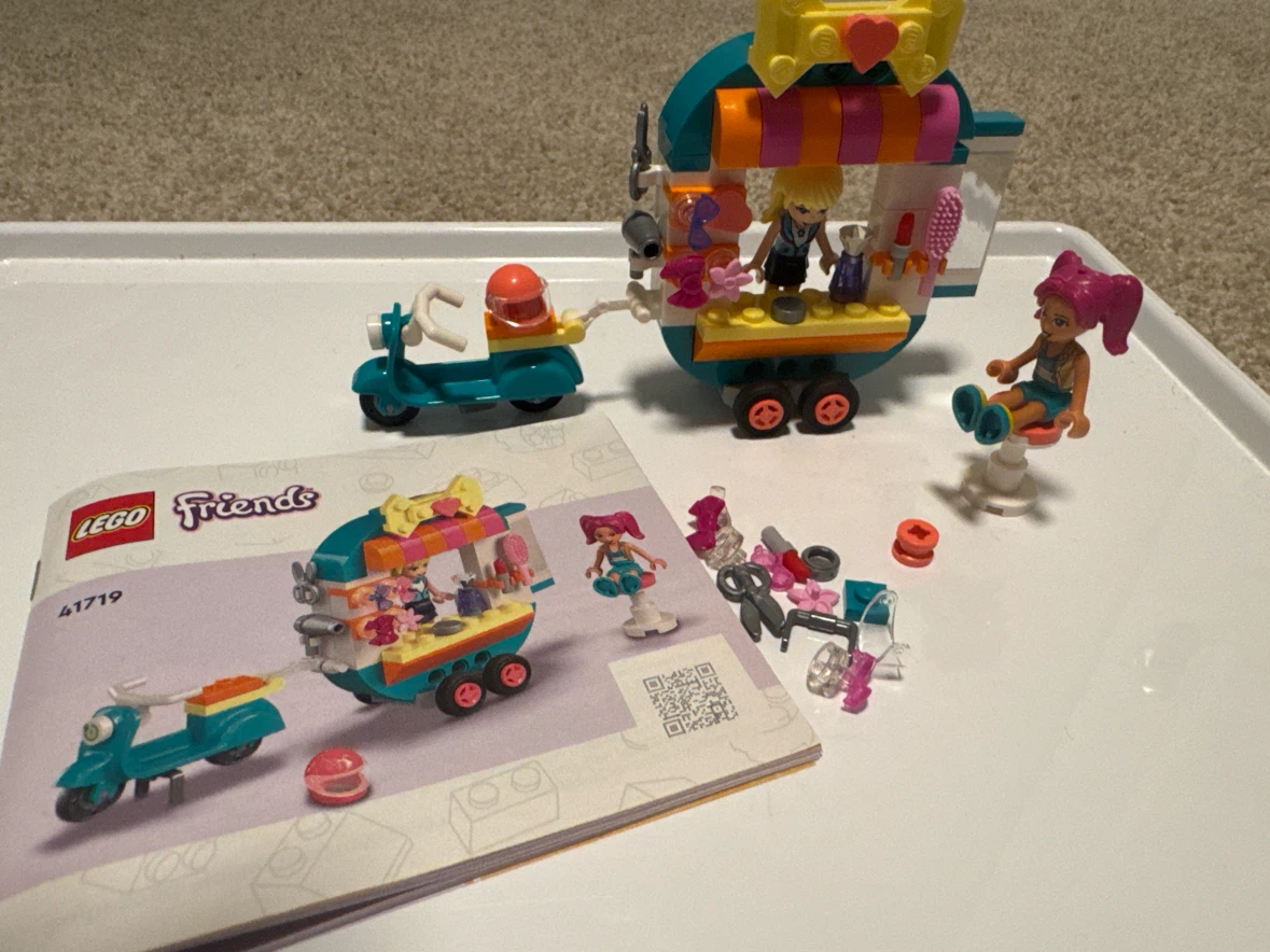 LEGO Friends Mobile Fashion Boutique 41719 - photo 2