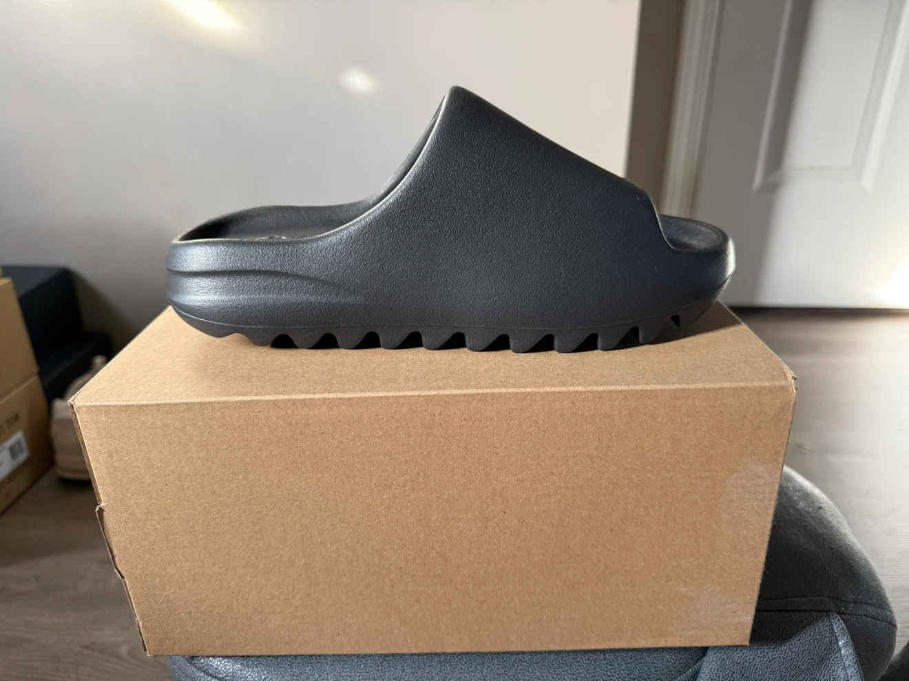 Adidas Yeezy Slide Onyx Size 5 - photo 2