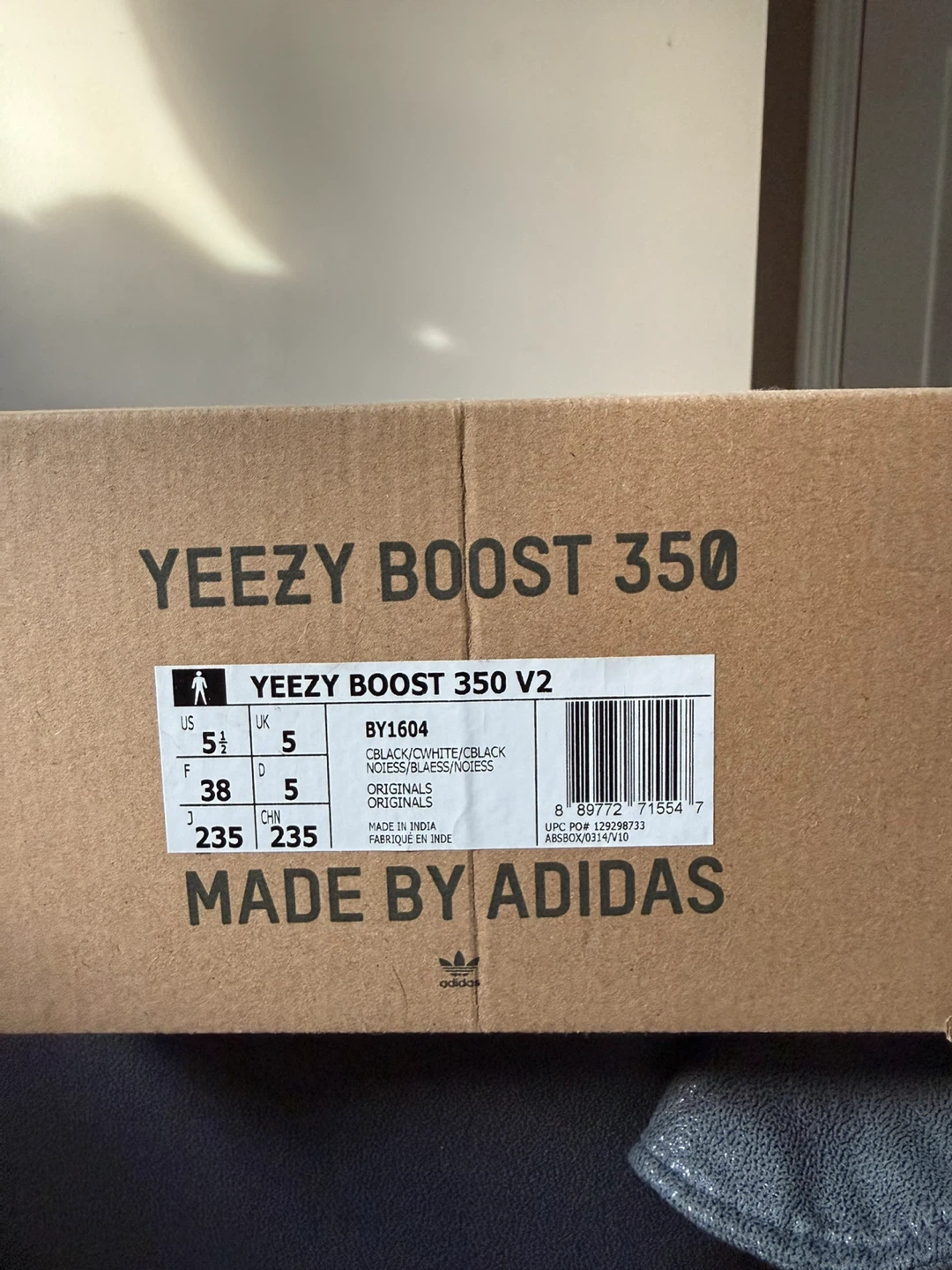 Adidas Yeezy Boost 350 V2 Core Black/White Size 5.5