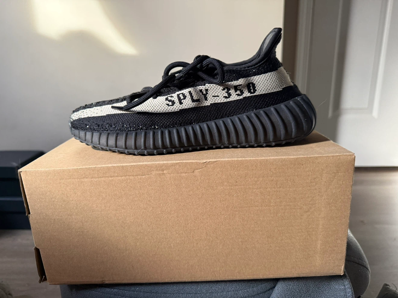 Adidas Yeezy Boost 350 V2 Core Black/White Size 5.5 - photo 2