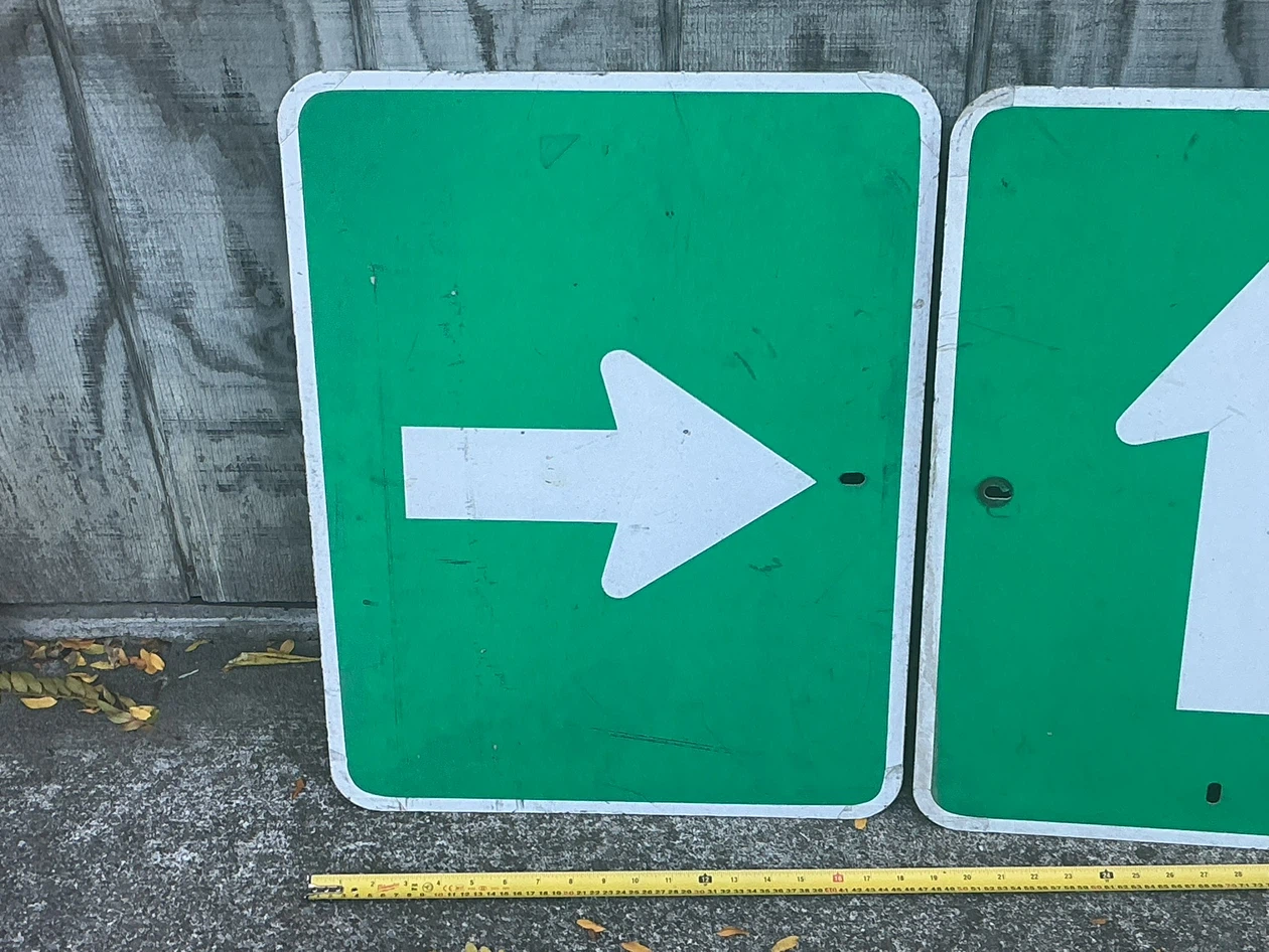 Two Metal Traffic Directional Signs ! - photo 2