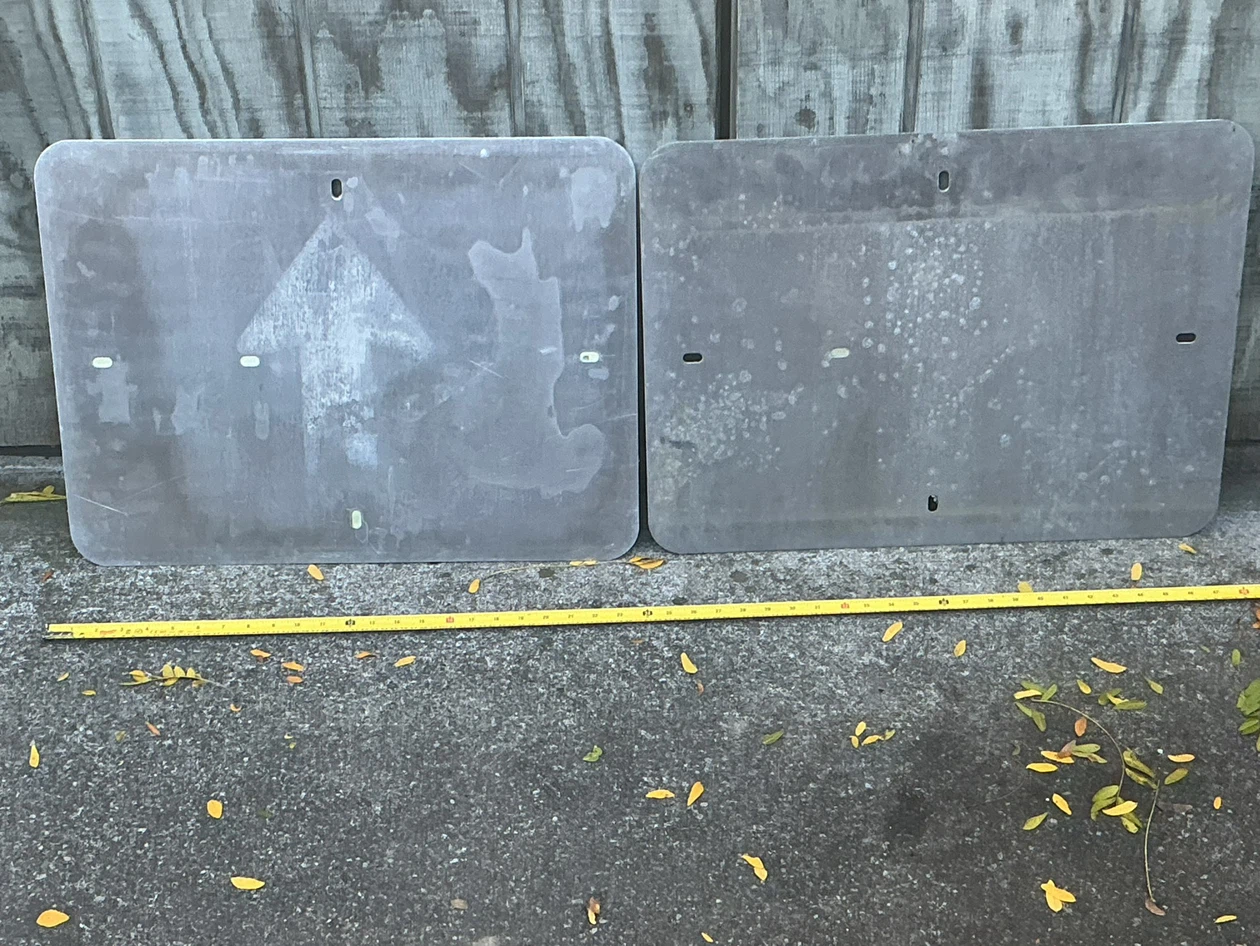 Two Metal Traffic Directional Signs ! - photo 4