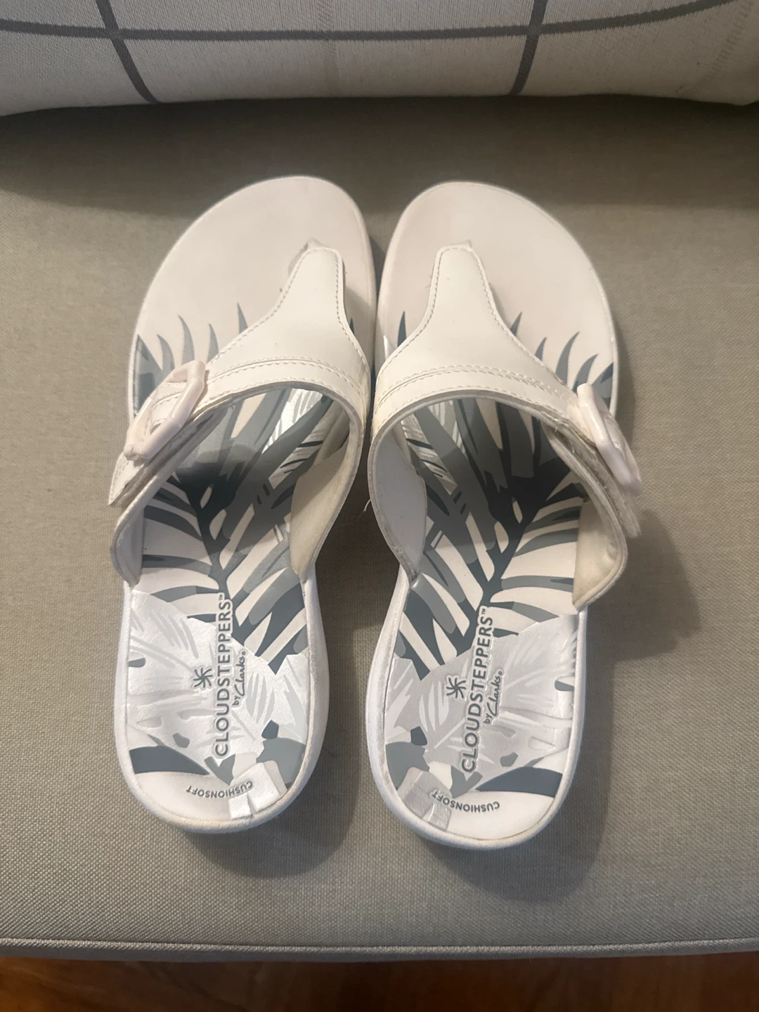 Clarks Cloudsteppers Thong Sandals
