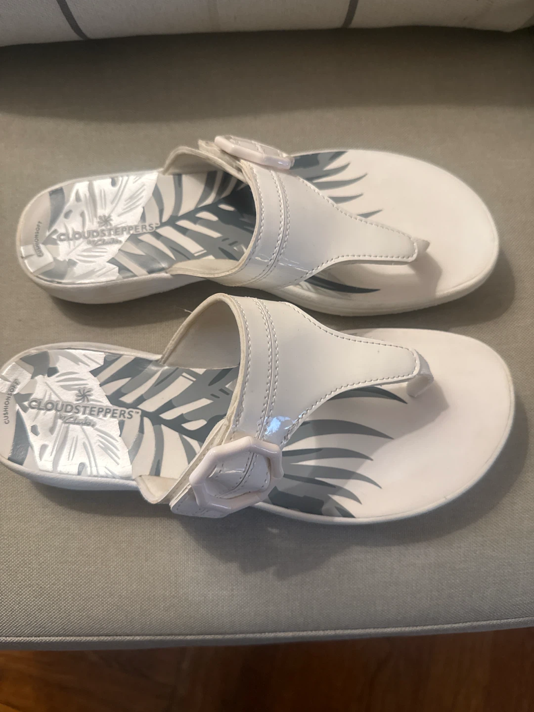 Clarks Cloudsteppers Thong Sandals - photo 2