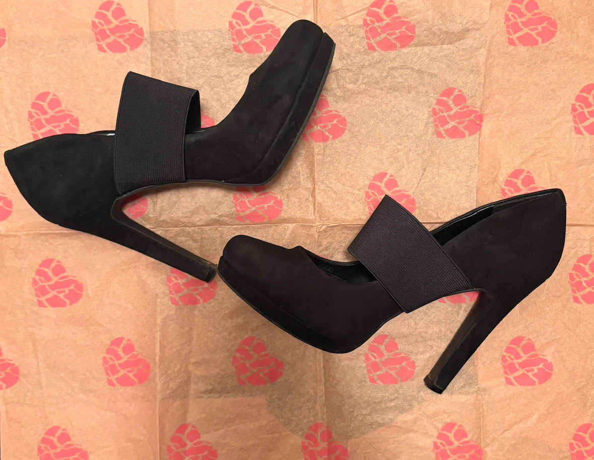 Jessica Simpson Black Suede Platform Pumps - Size 8.5