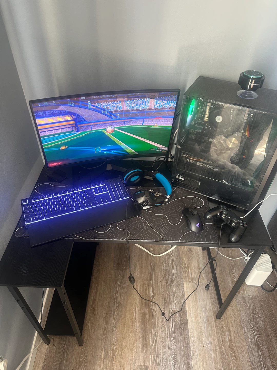 L shaped desk for gaming