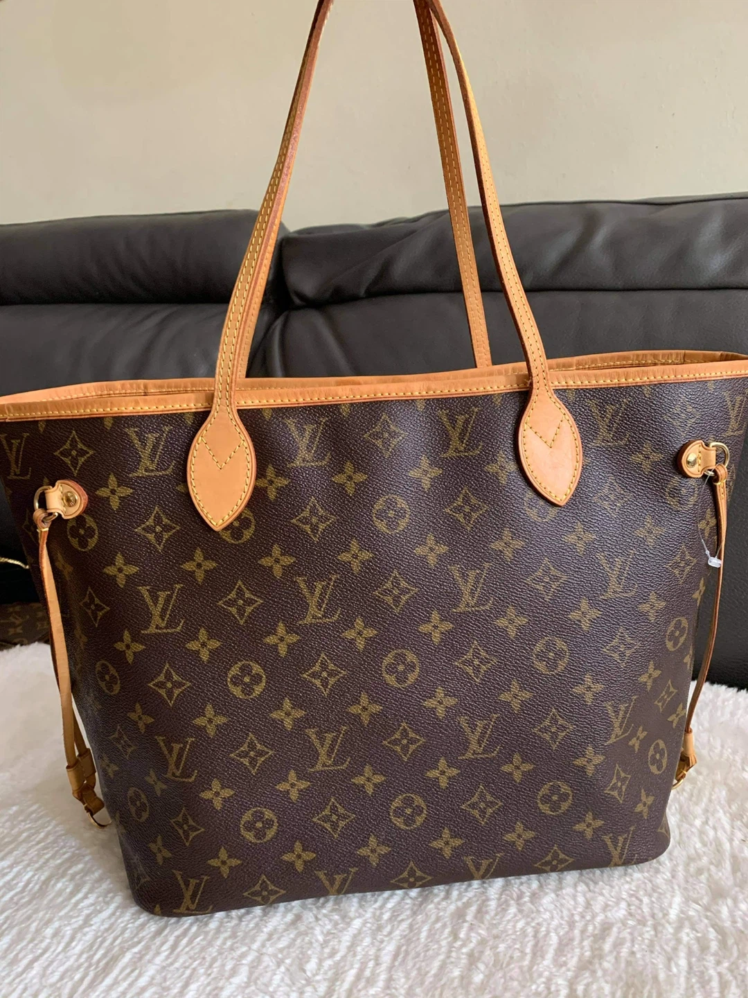 Authentic LV never full medium and matching wallet for sale