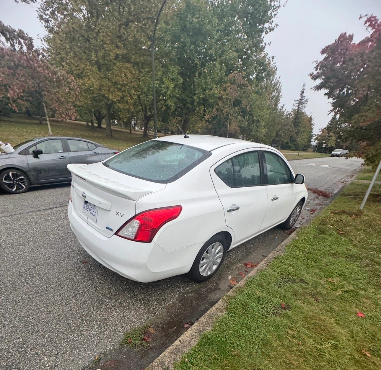 2014 Nissan Versa SV sedan