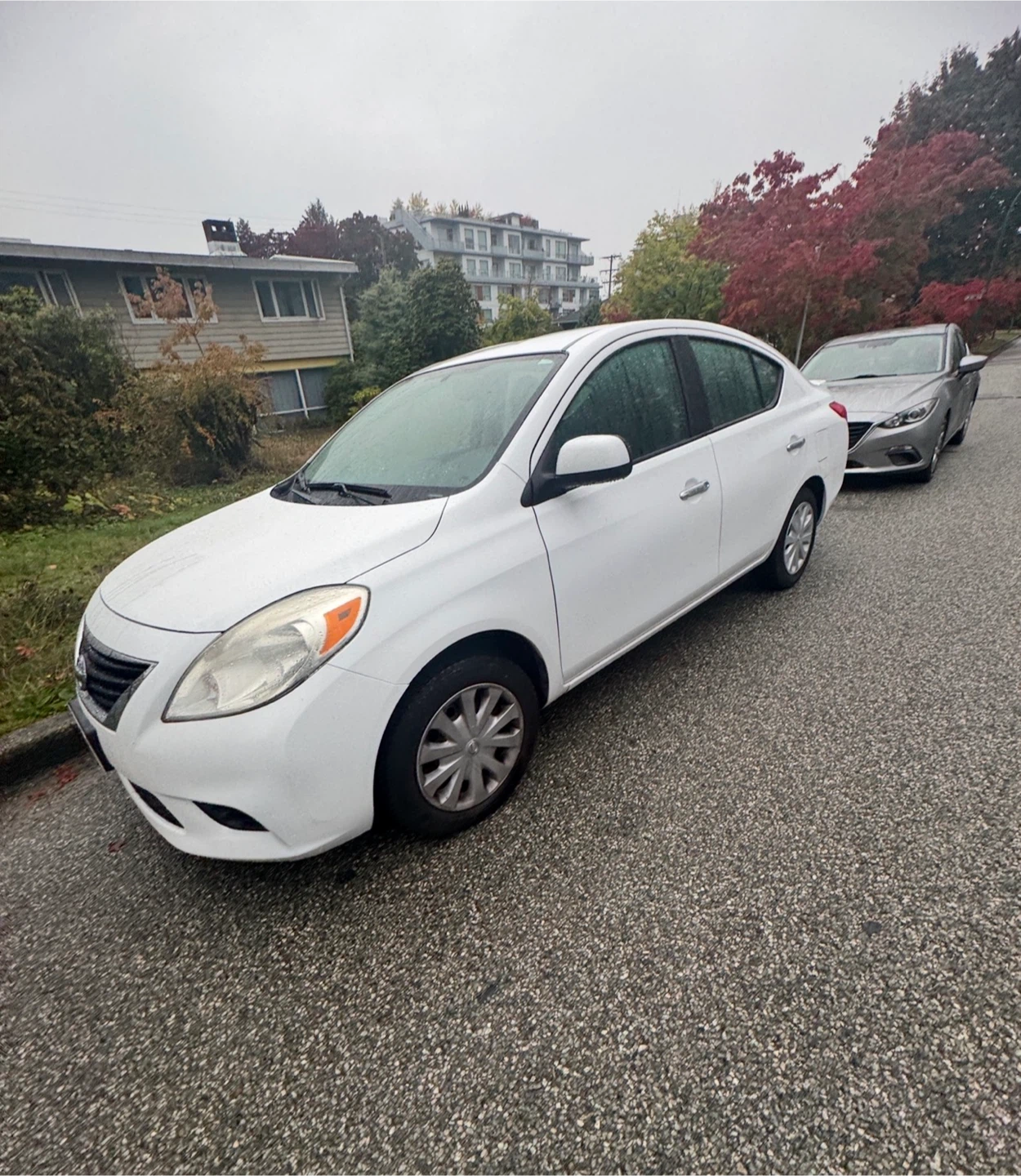 2014 Nissan Versa SV sedan - photo 2
