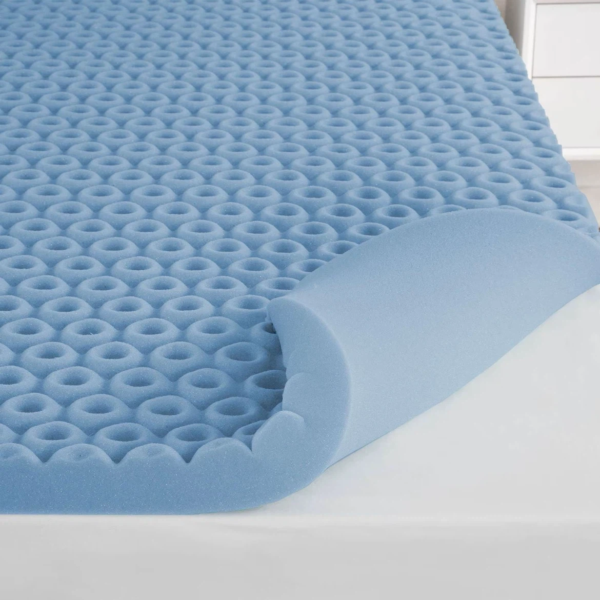 Brand New & Sealed: QUEEN SIZE 2" MEMORY FOAM MATTRESS TOPPERS - photo 4