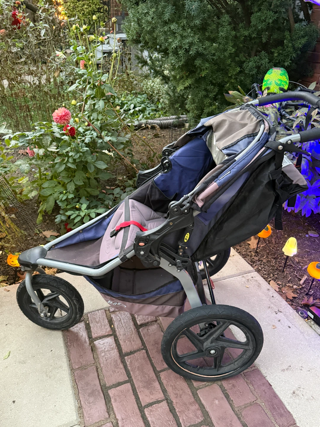 BOB Revolution Jogging Stroller, needs replacement inner tube - photo 2