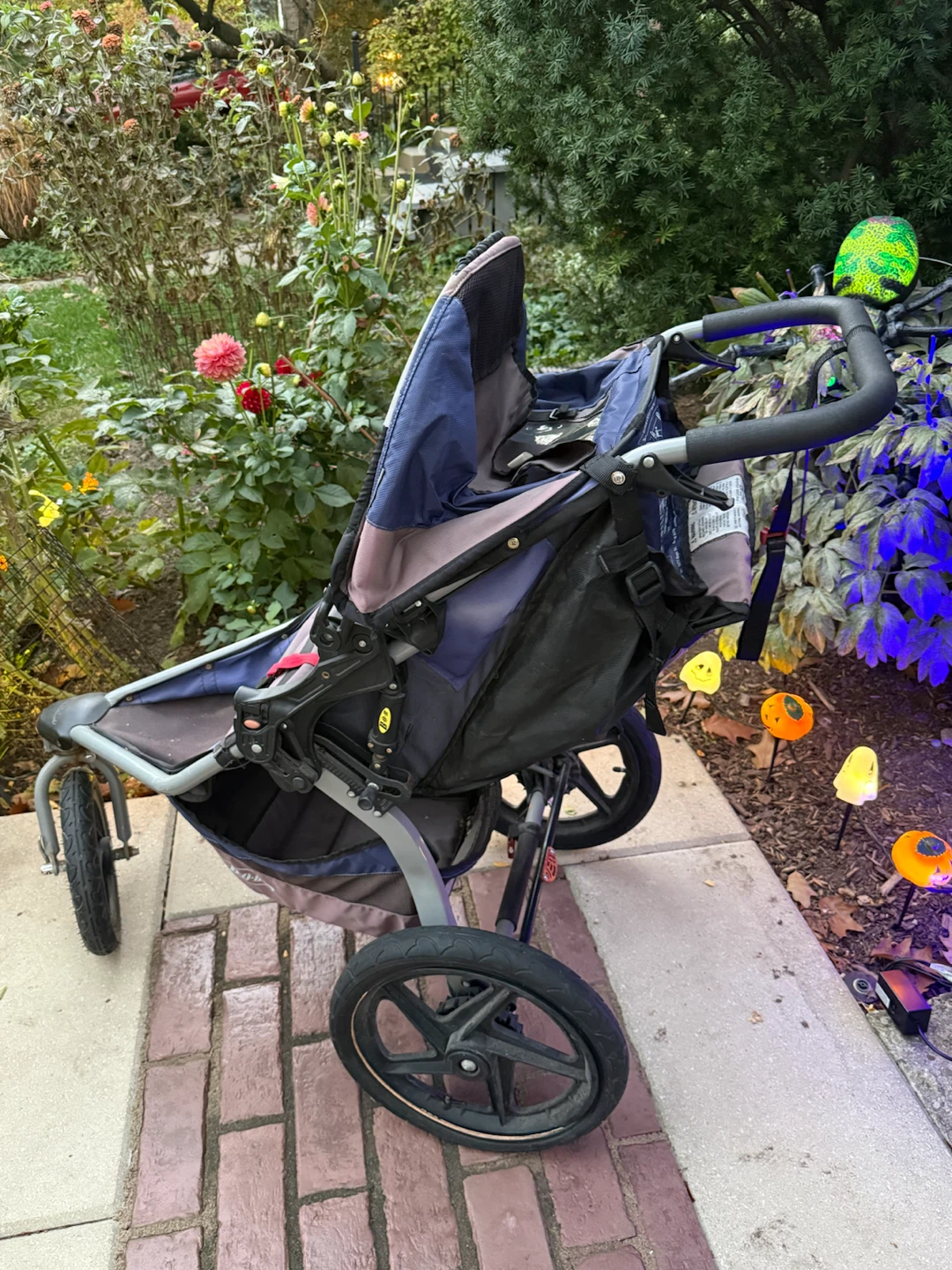 BOB Revolution Jogging Stroller, needs replacement inner tube - photo 3