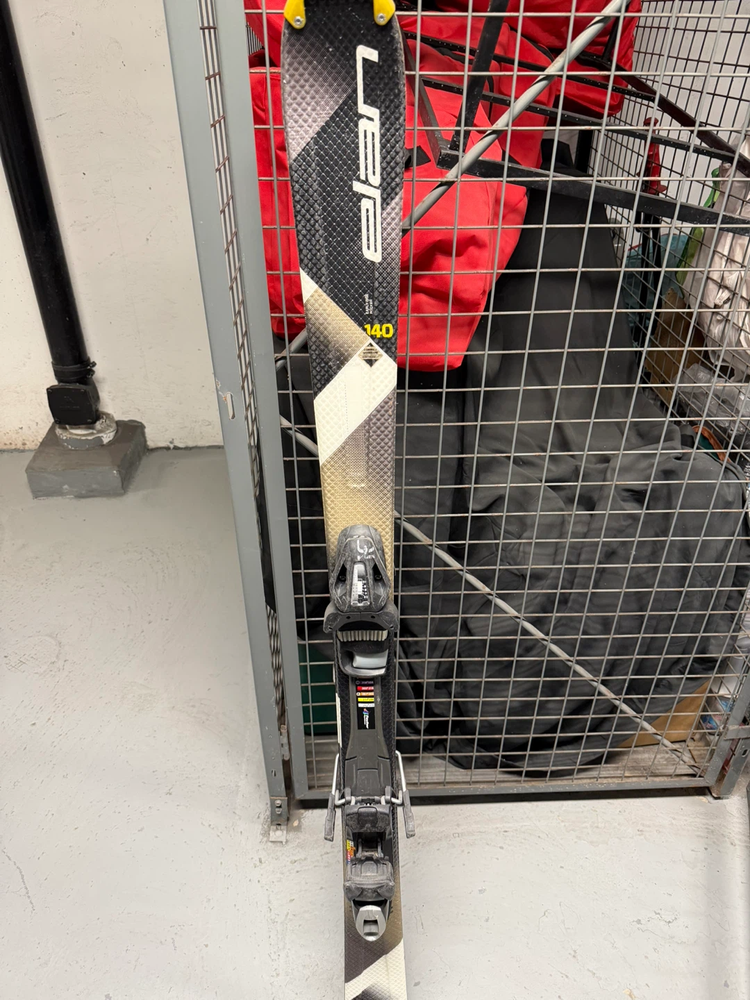 Elam Skis Size 140