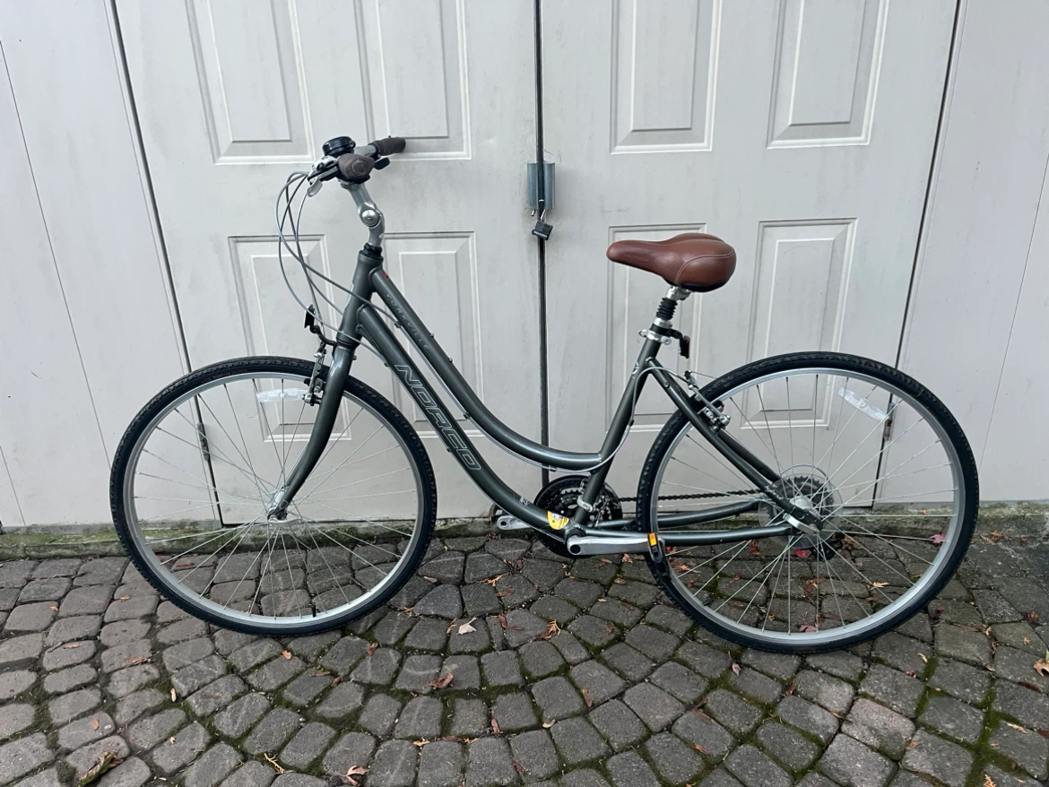 Ladies Norco Yorkville Hybrid Bike - for a tall lady