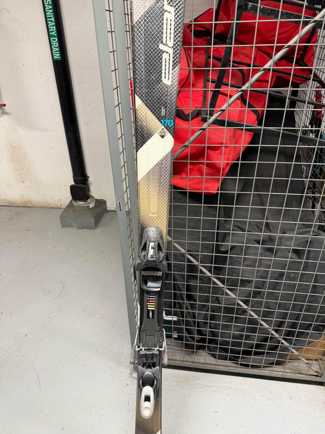 Elan Skis Size 170