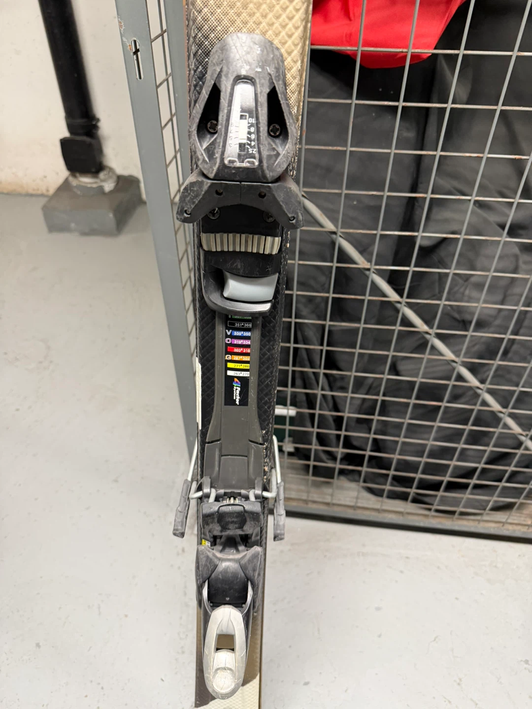 Elan Skis Size 170 - photo 3