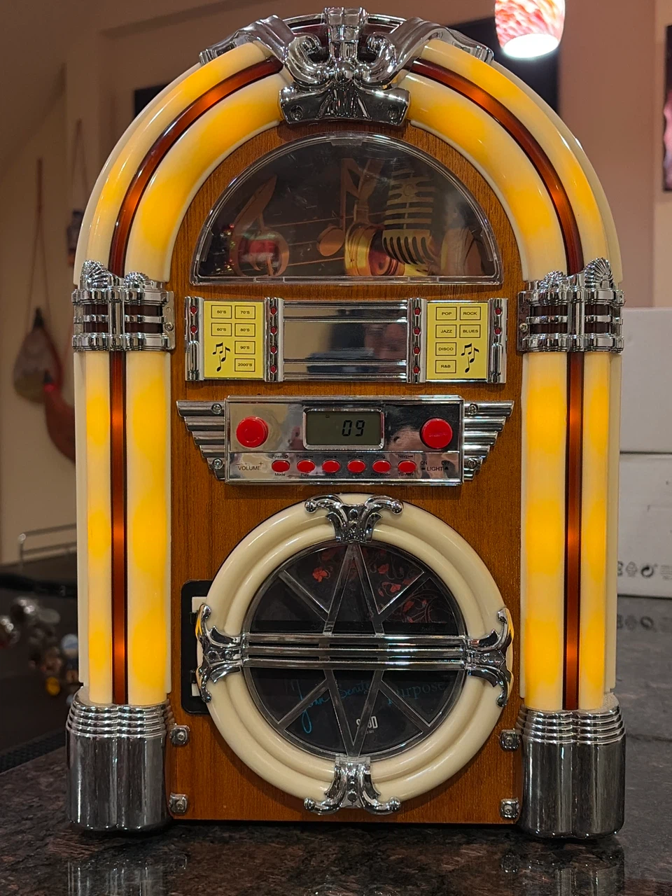SoundLogic XT Vintage Style CD Jukebox - photo 2