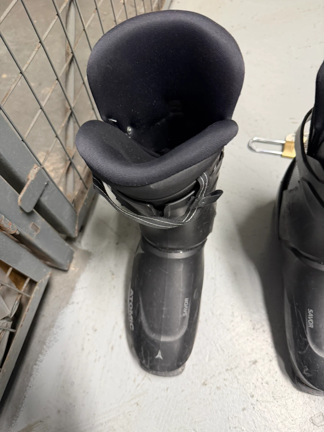 Atomic Ski Boots Size 29/29.5 - photo 3