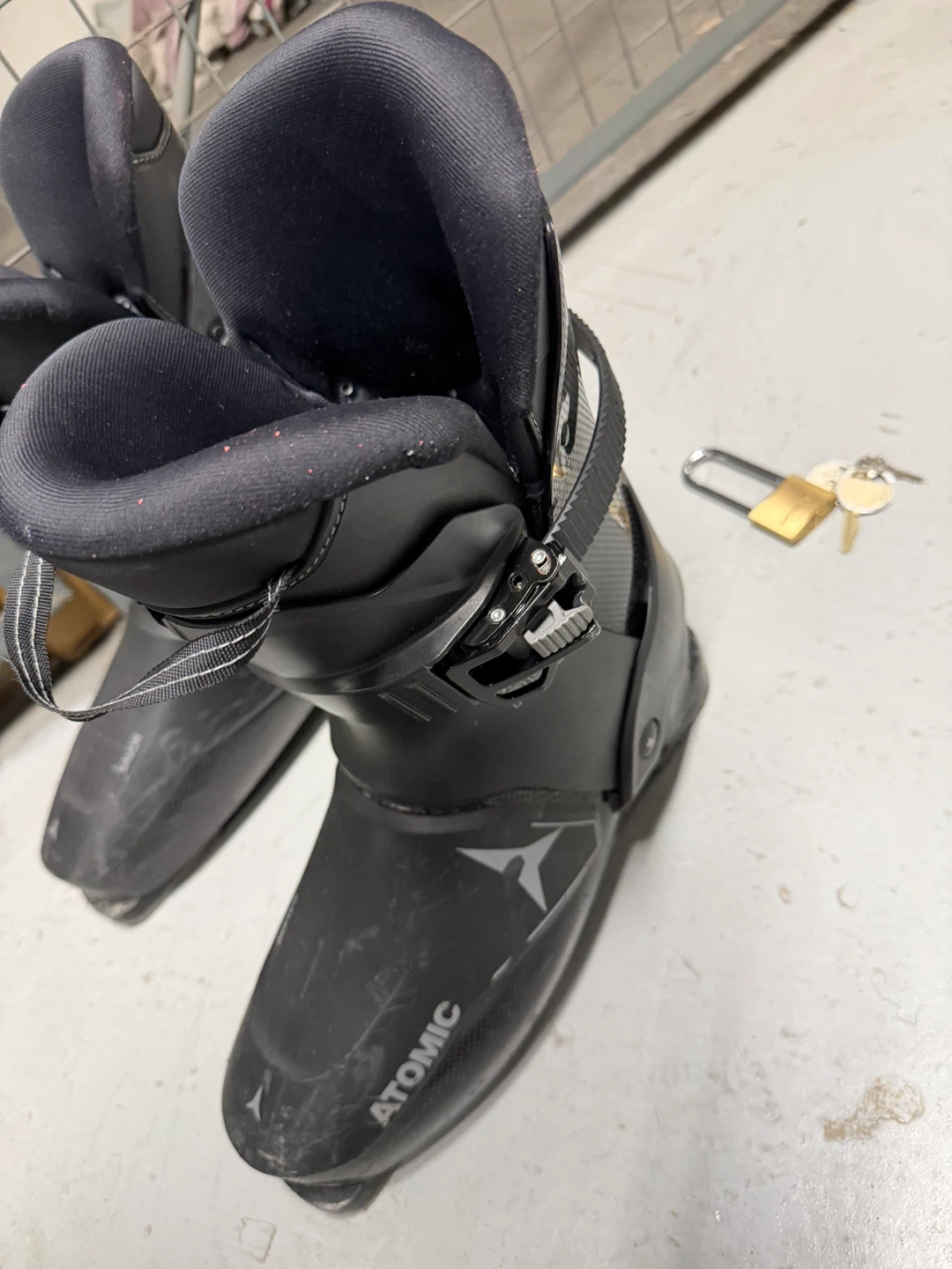 Atomic Ski Boots Size 29/29.5 - photo 4