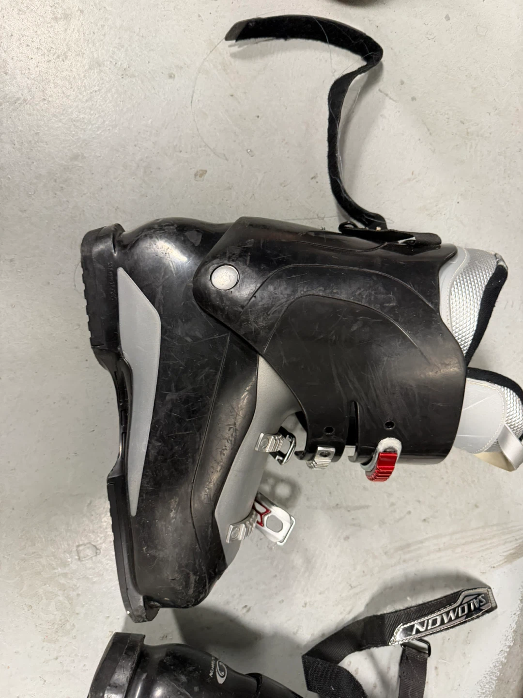 Salmonon Ski Boots Size 28/28.5 - photo 4