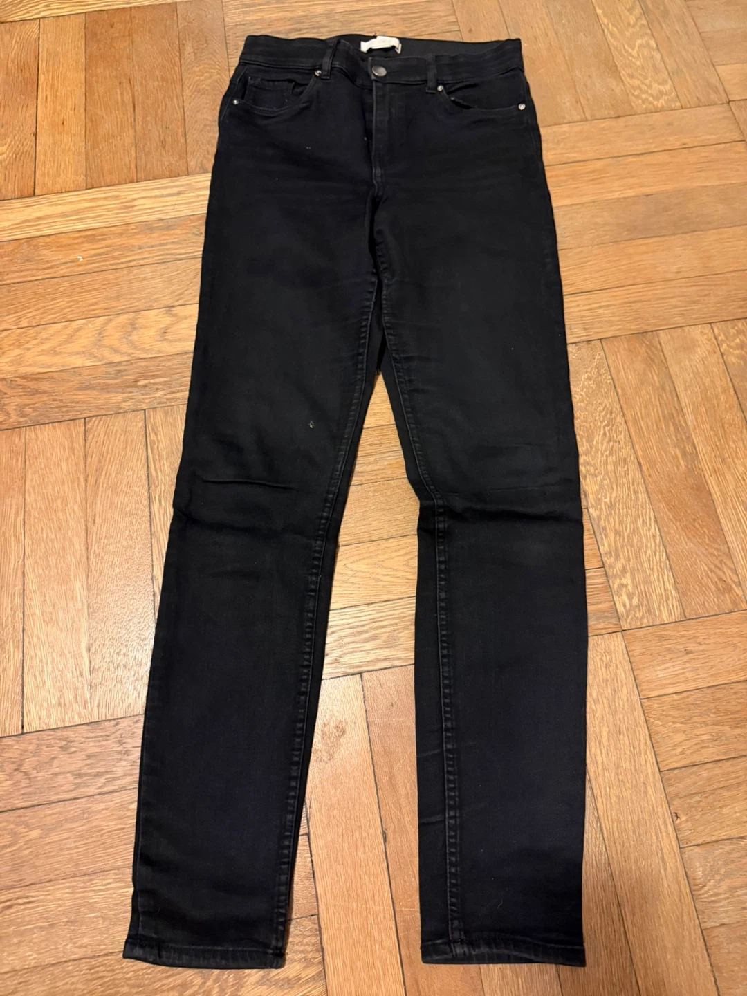 H&M Black Skinny Jeans Size 6