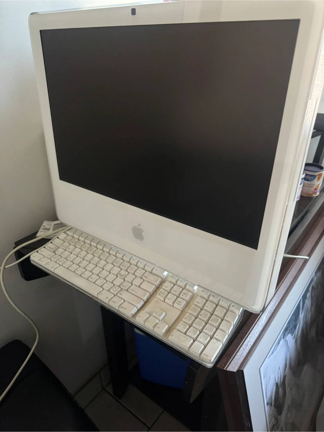 Apple iMac5 White Desktop Computer