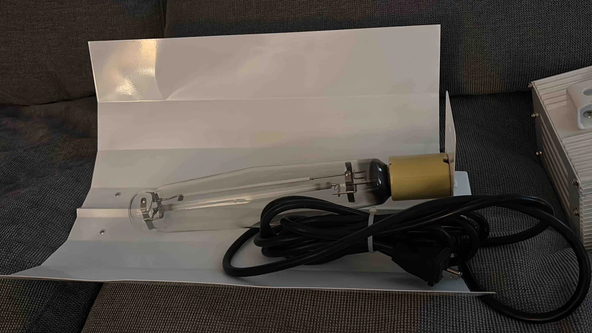 Grow Light set up - photo 2