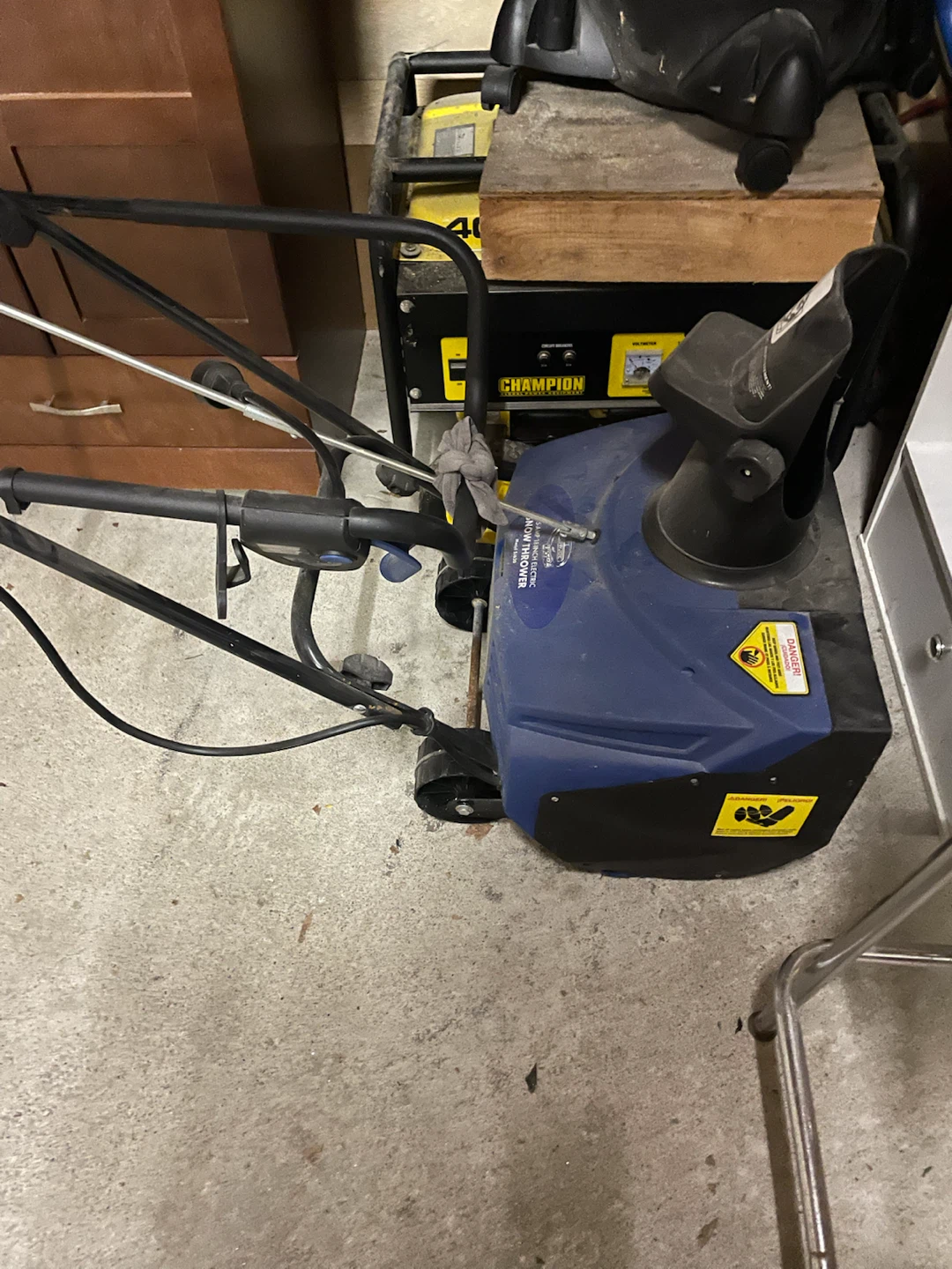 Snow Joe 18-inch Electric Snow Thrower
