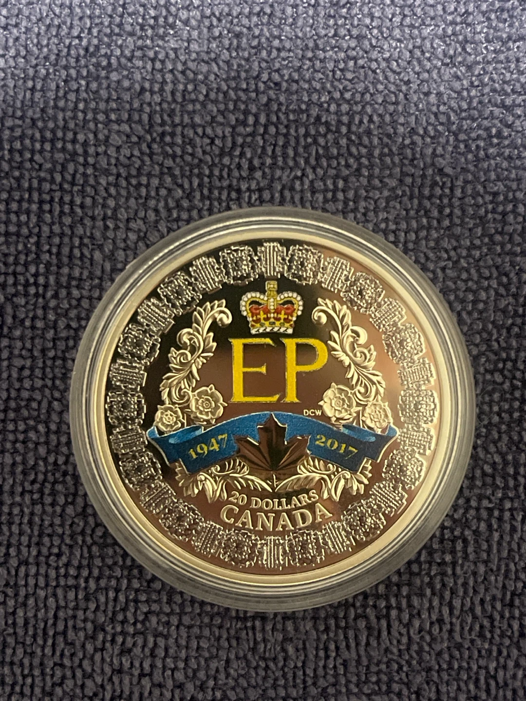 A Platinum Celebration - 2017 $20 Fine Silver Coin - photo 3