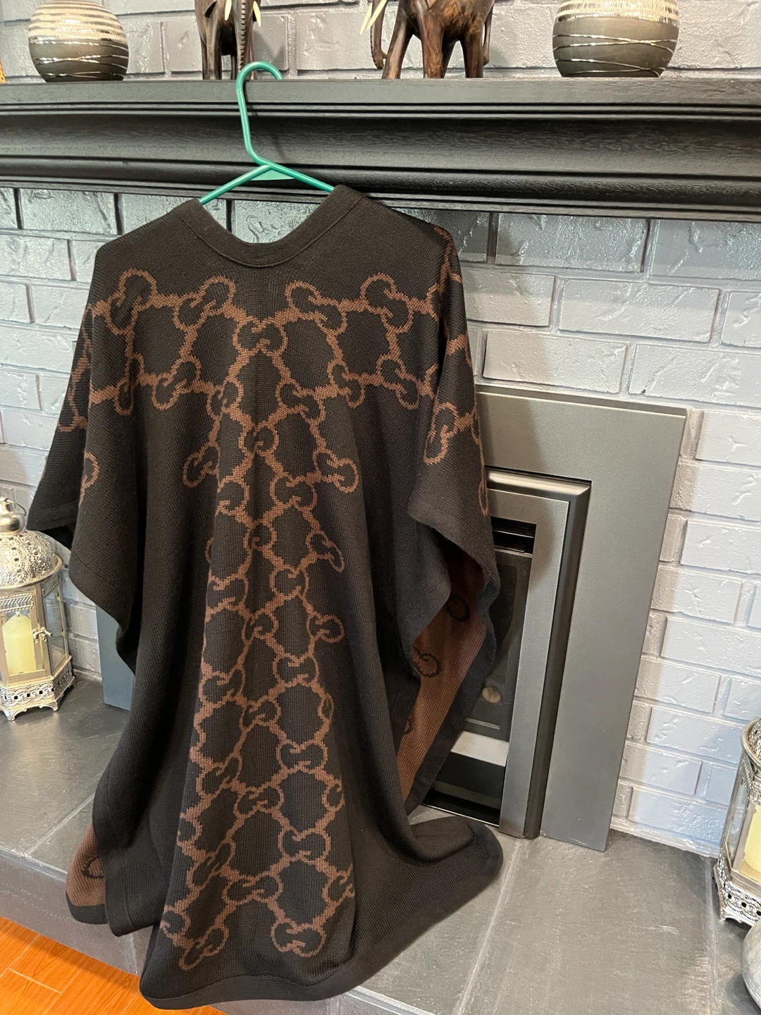 Reversible Brown and Black Poncho - photo 2