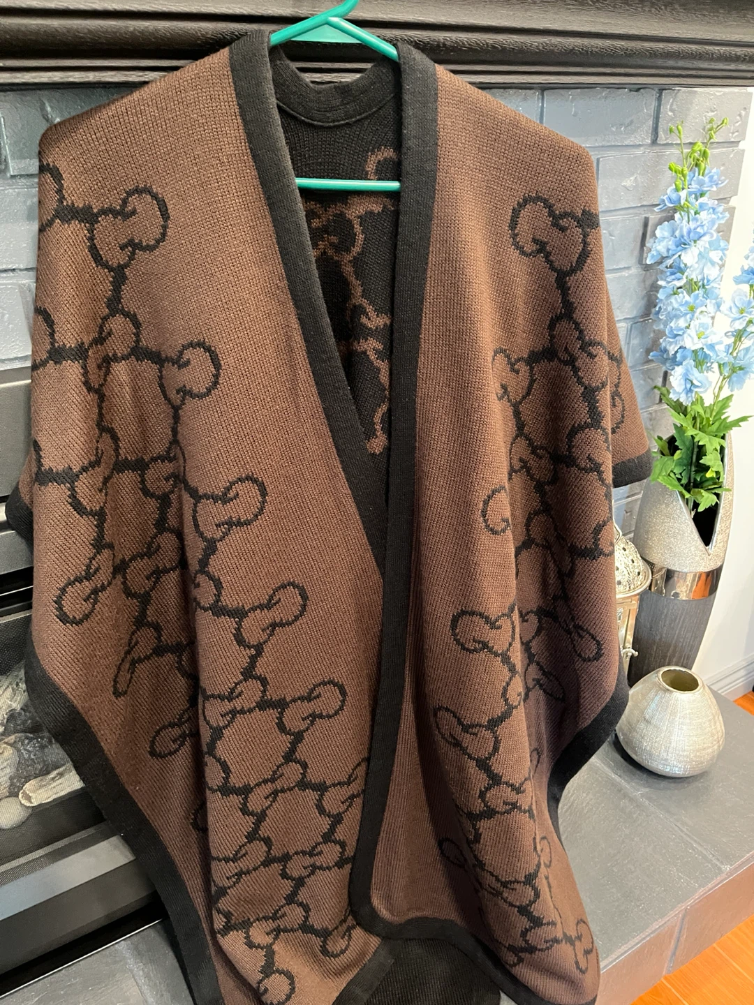 Reversible Brown and Black Poncho - photo 3
