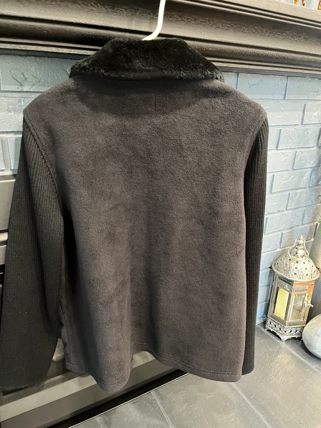 Fleece Jacket with Fur. - photo 2
