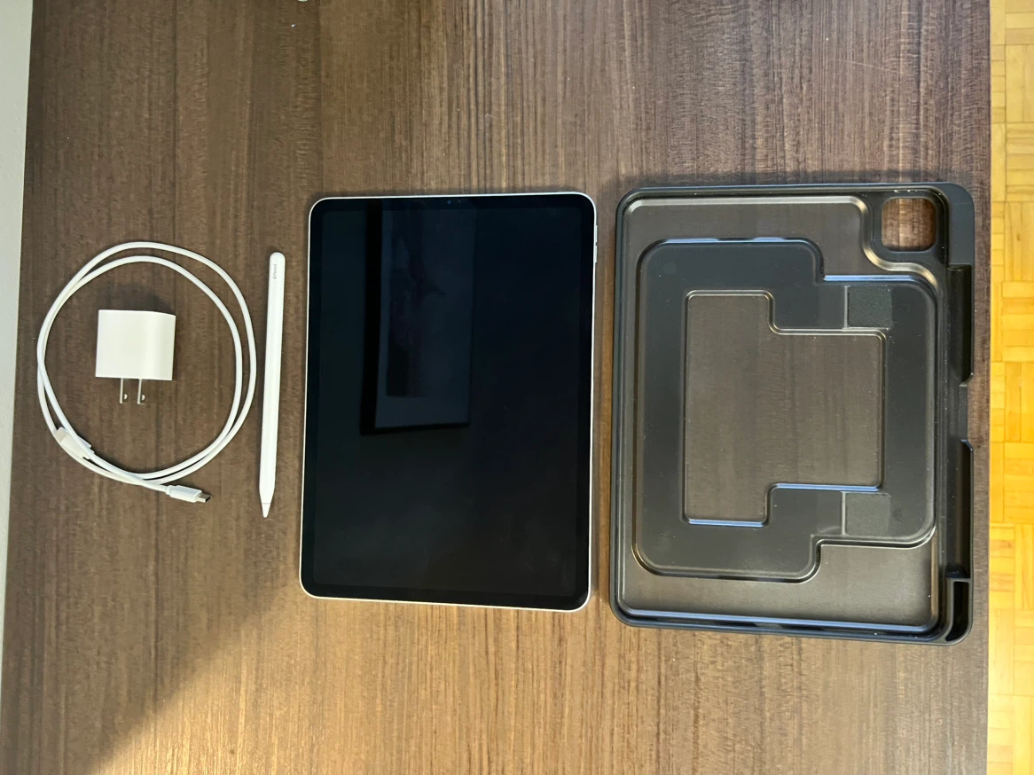 Excellent Condition iPad Pro With Apple Pencil And Accessories
