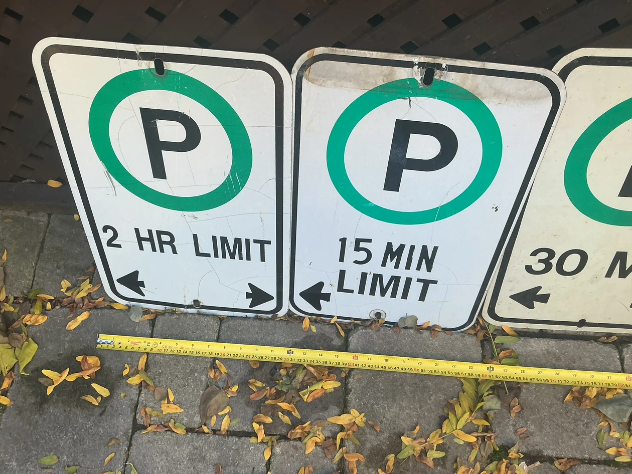5 Vintage Metal Parking Limit Signs ! - photo 2
