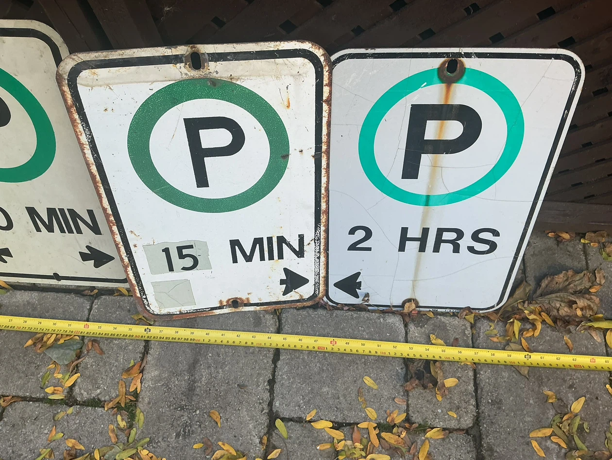 5 Vintage Metal Parking Limit Signs ! - photo 4