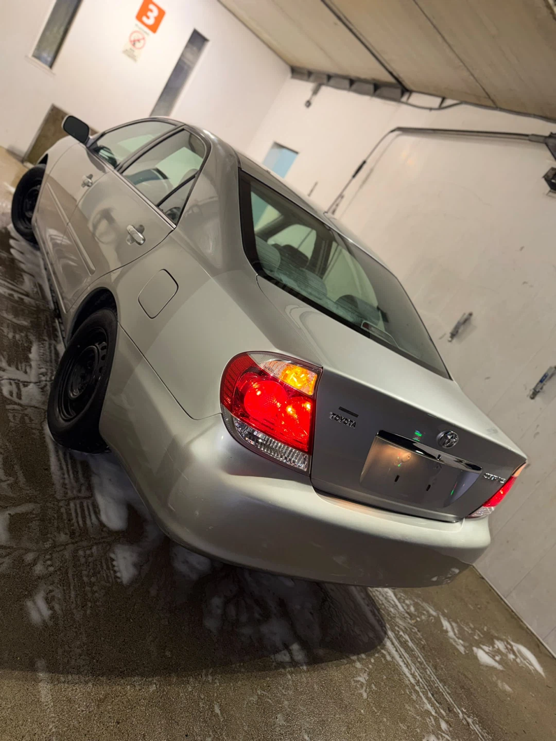 Toyota Camry Sedan - photo 2