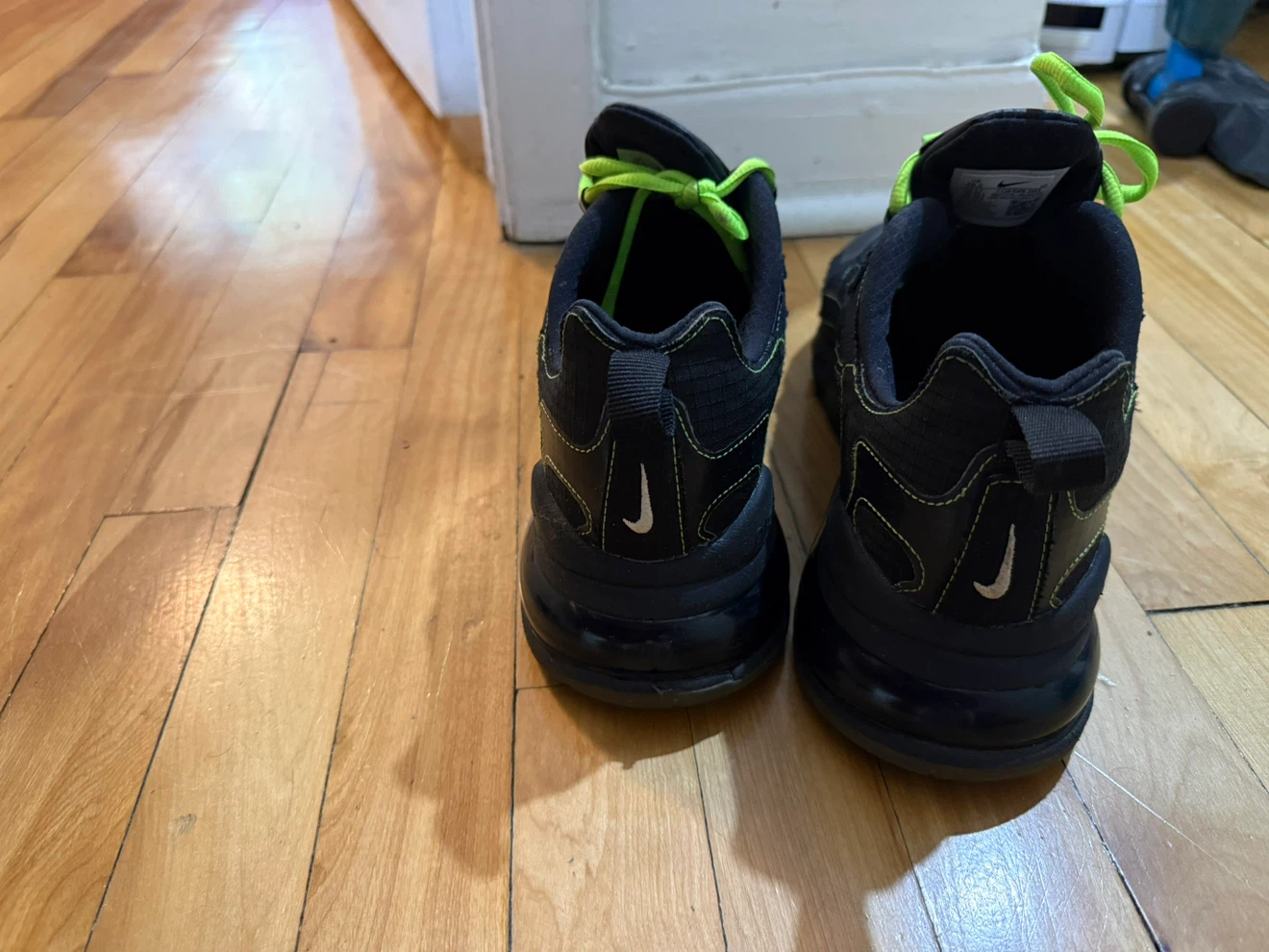 Nike Air Max 270 React Shoes - Size 10.5 - photo 4