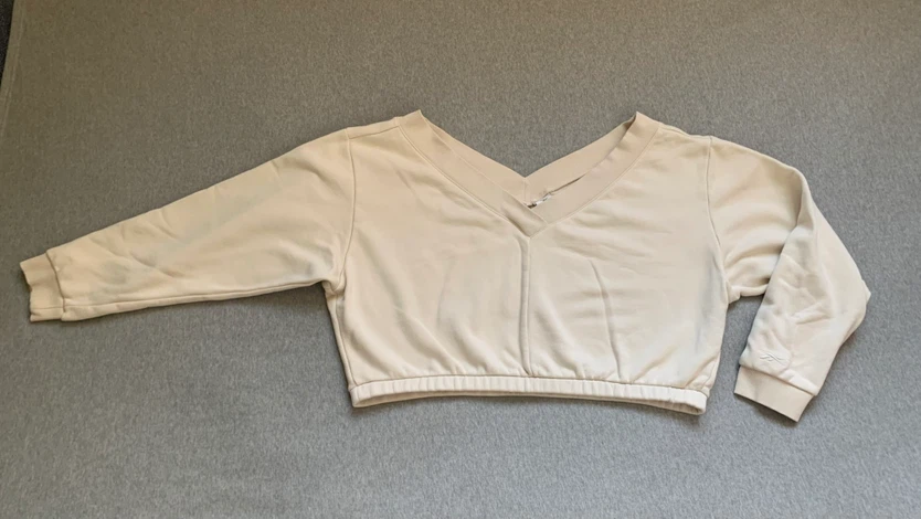 Reebok V-Neck Crop Sweater in Cream - Size 3X