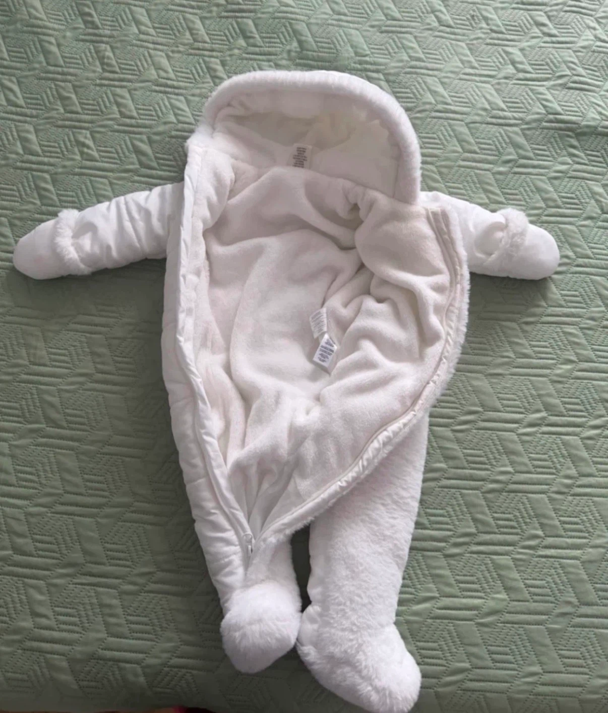 White Baby Snowsuit 9-12M - photo 4