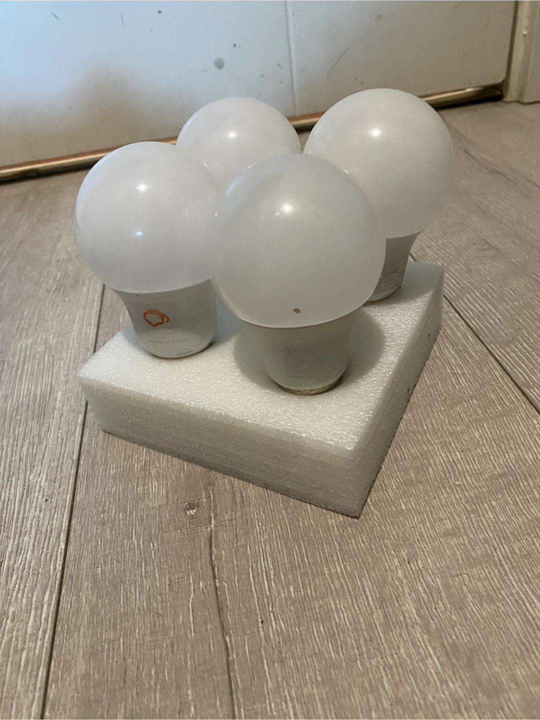 Set of 4 LED Light Bulbs - photo 3