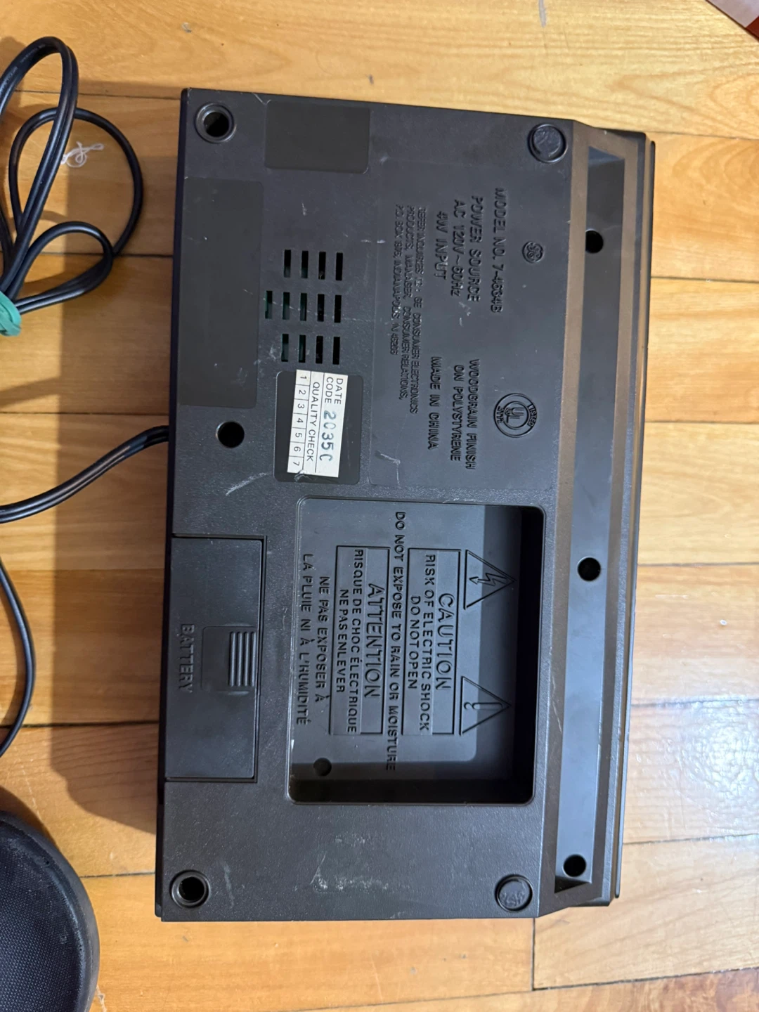 GE Vintage Digital AM/FM Clock Radio 7-4634 - photo 2