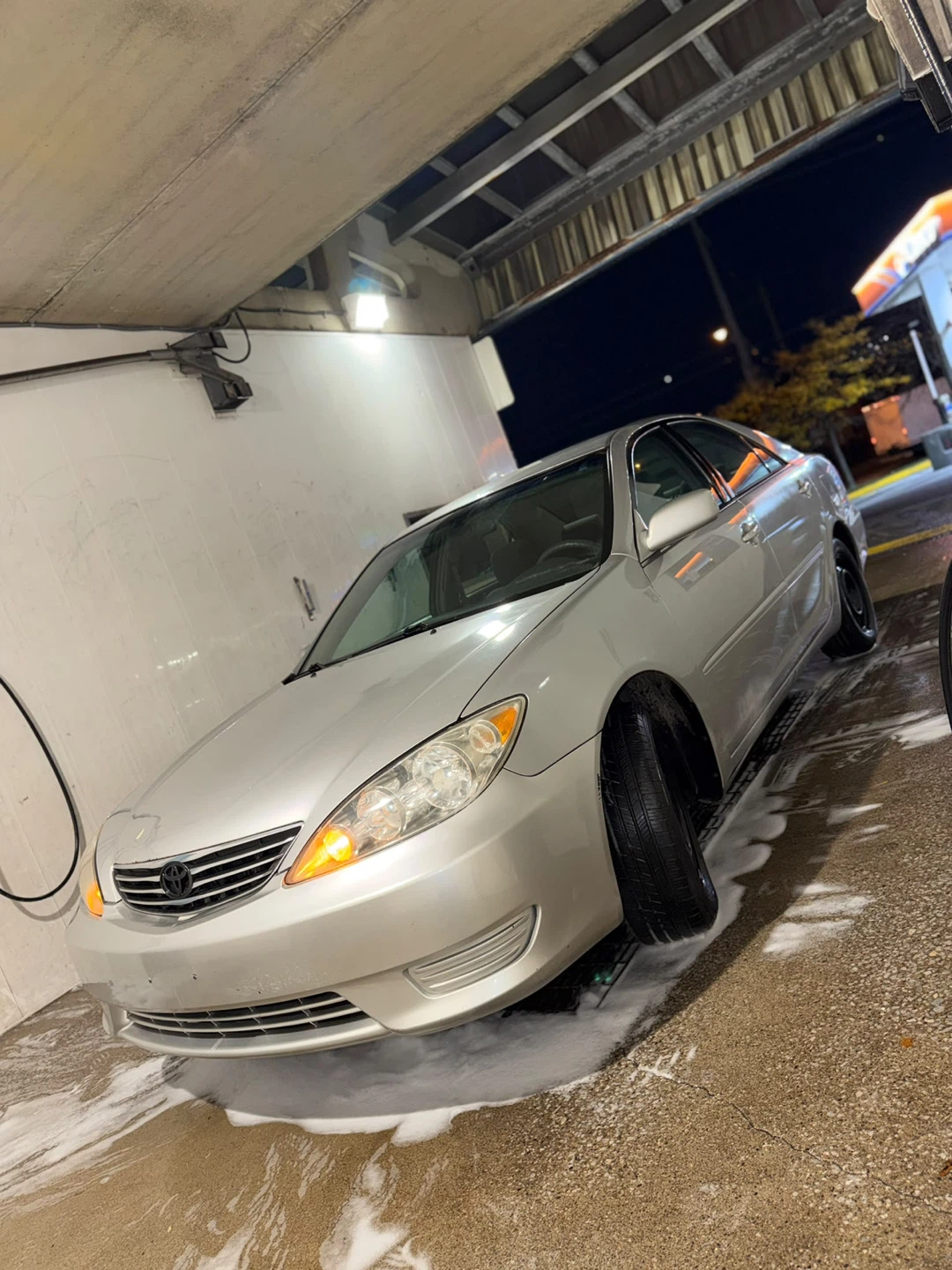 2005 Toyota Camry LE Sedan - photo 5