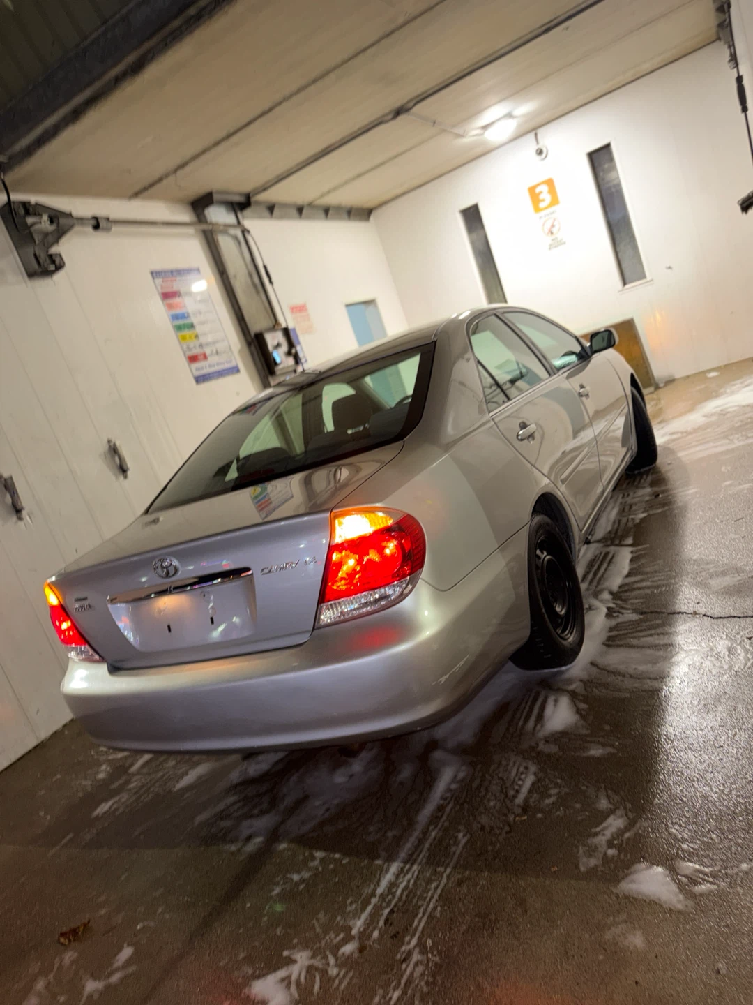 2005 Toyota Camry LE Sedan