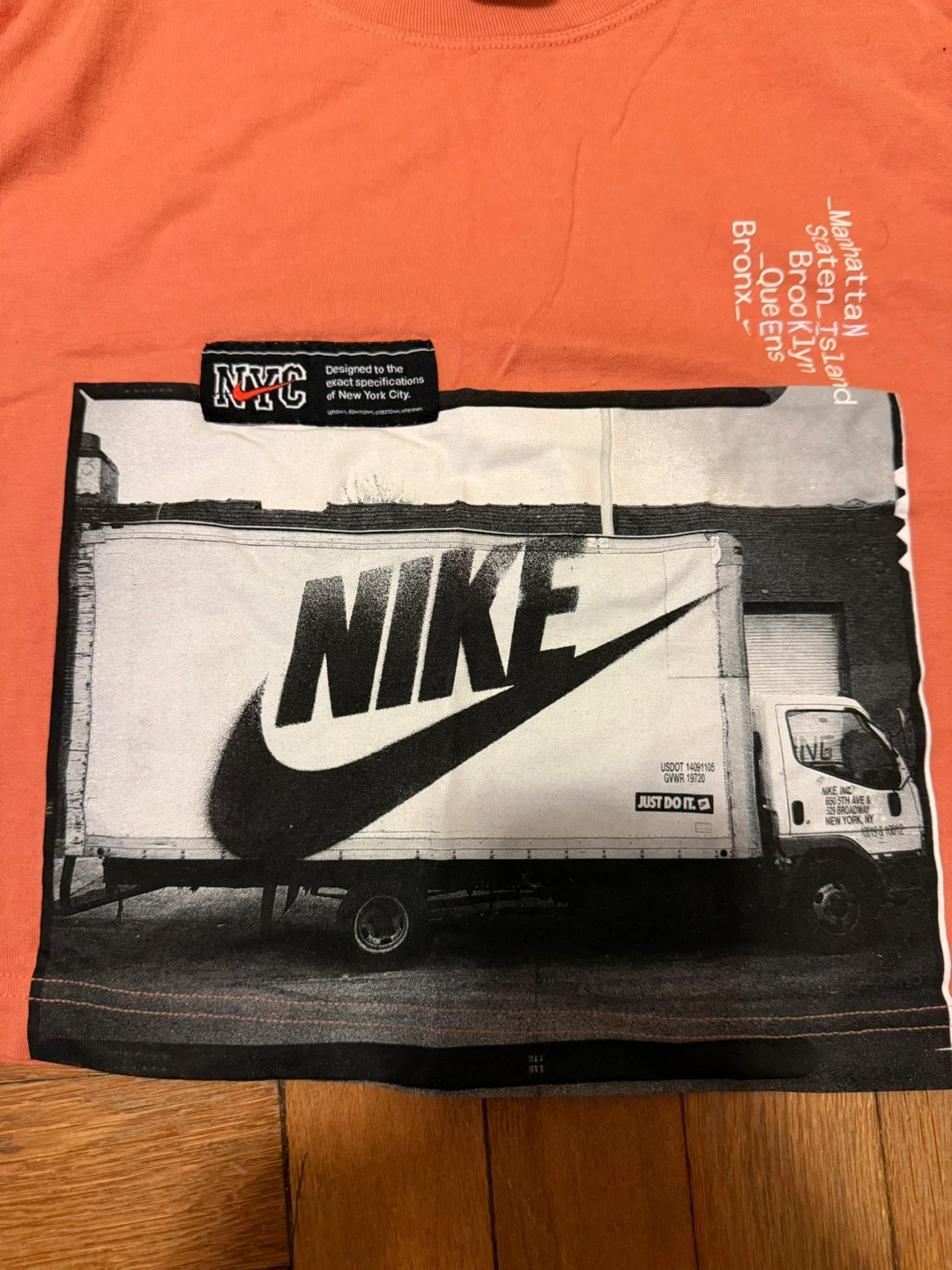 Nike NYC Crop Graphic T-Shirt Size XS - photo 2