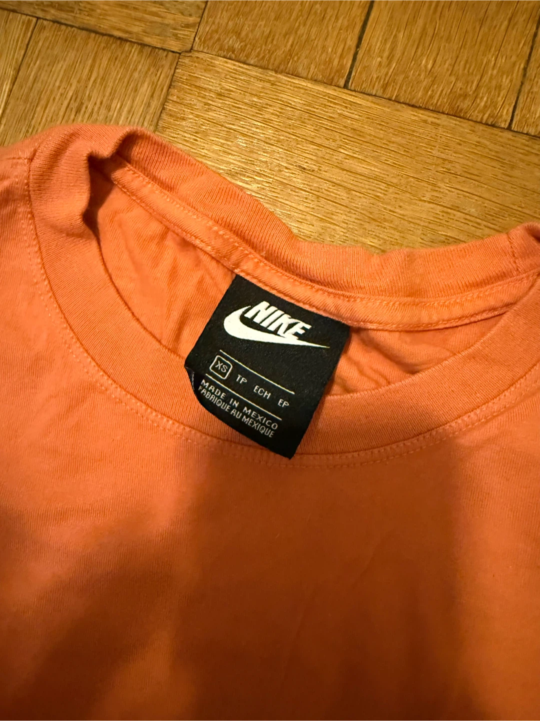 Nike NYC Crop Graphic T-Shirt Size XS - photo 3