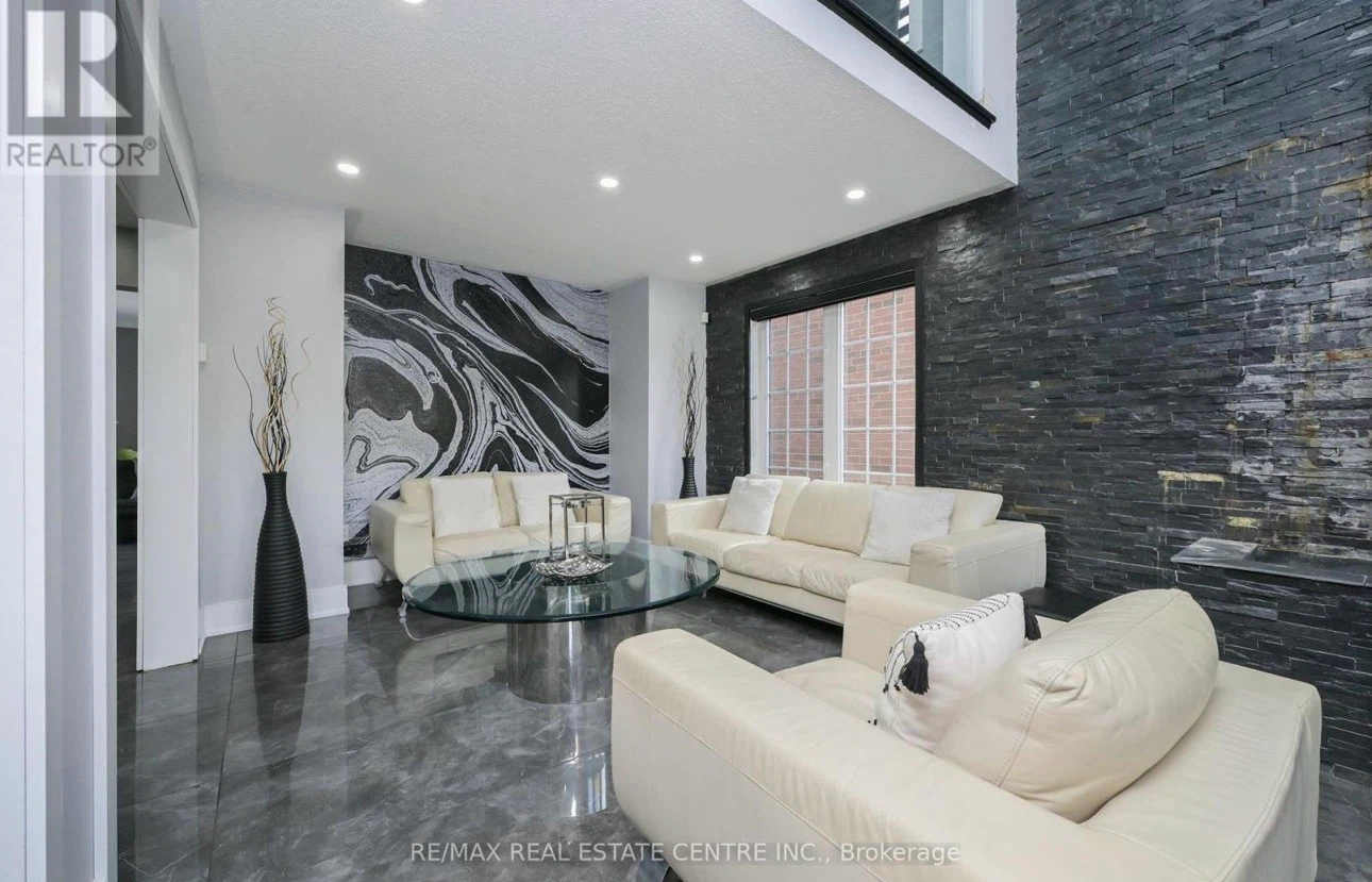 4+1 House for sale in Milton - photo 2