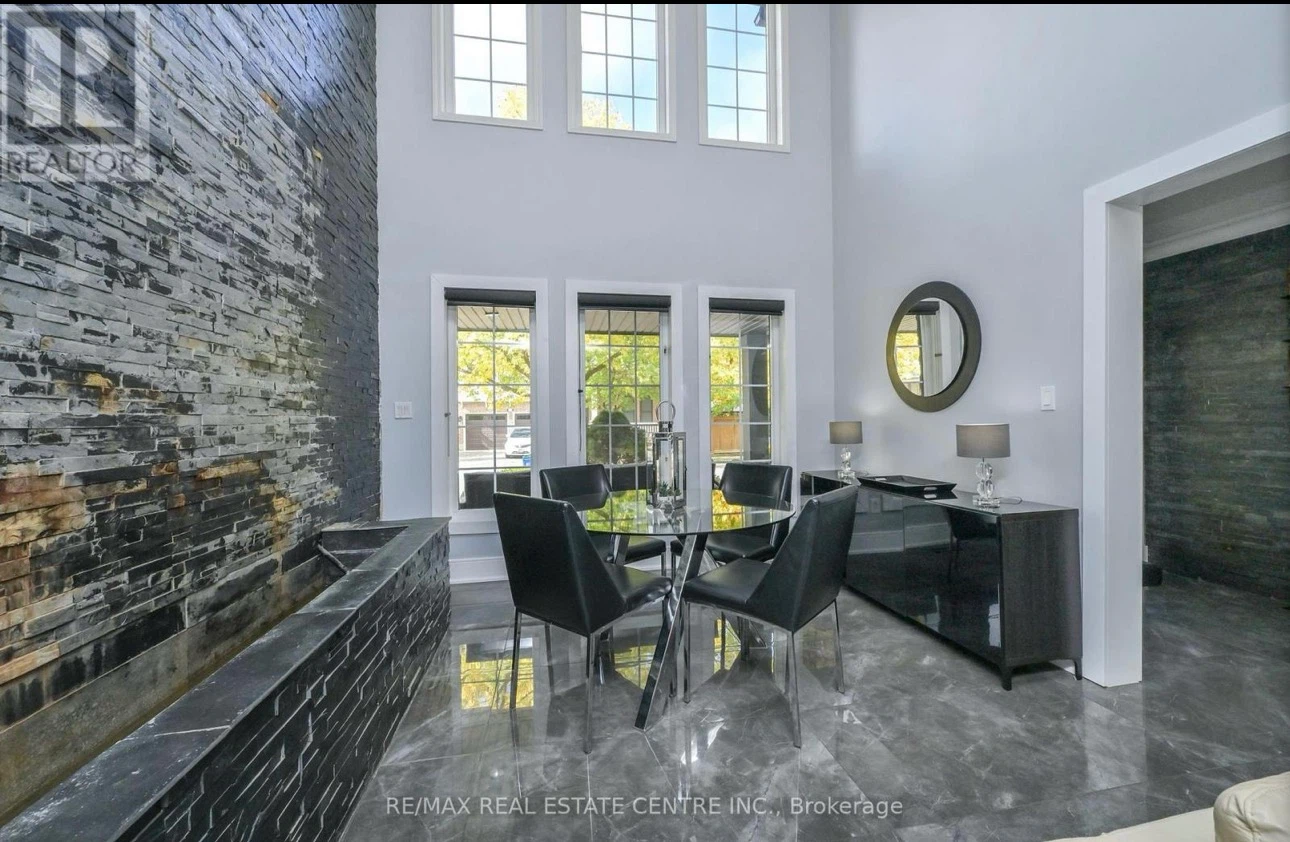 4+1 House for sale in Milton - photo 3
