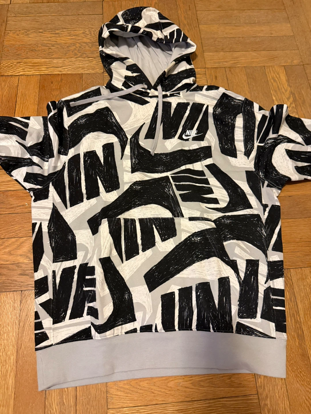 Nike Graphic Print Hoodie Men’s M