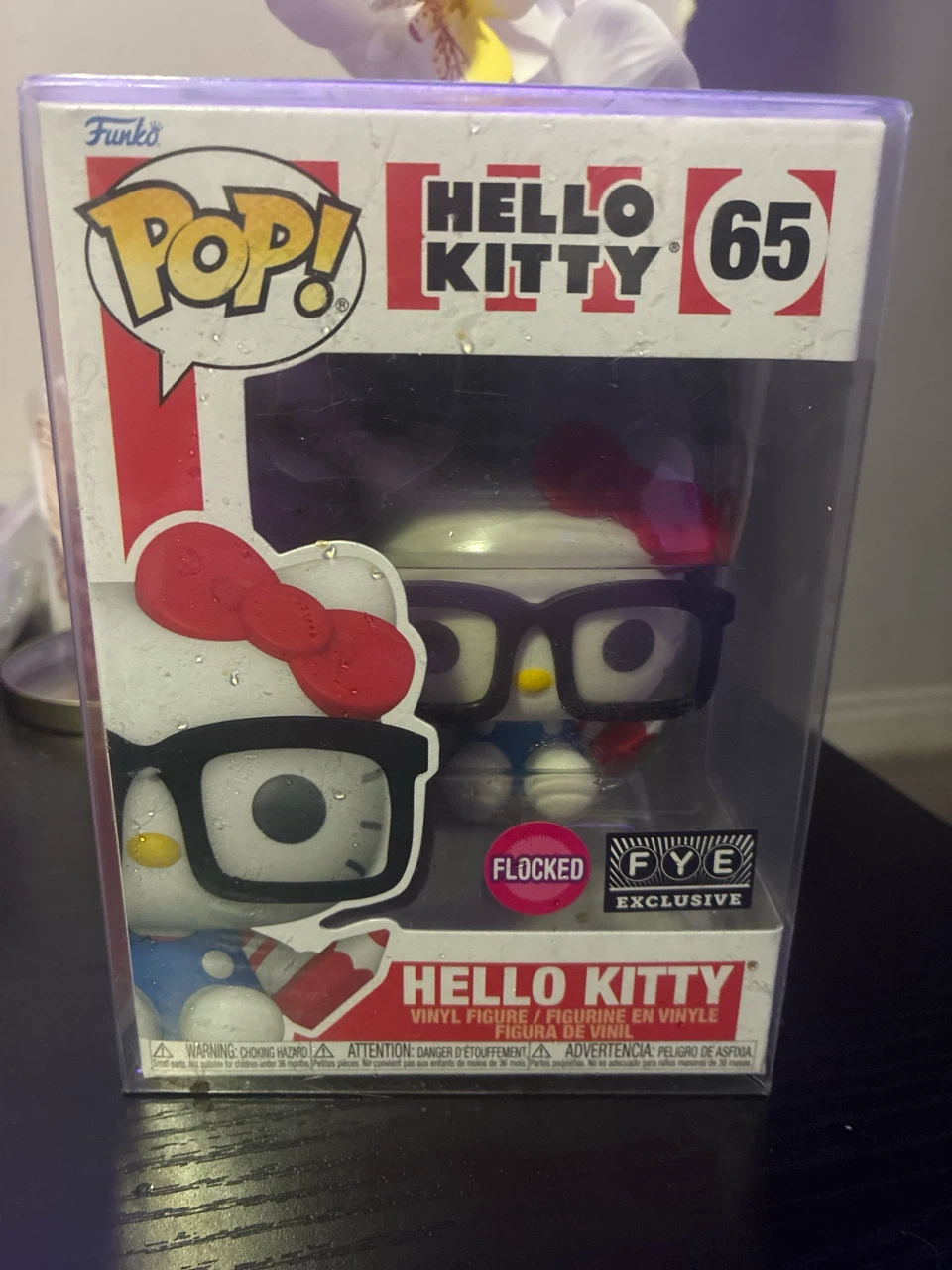 Funko Pop Hello Kitty 65 Flocked FYE Exclusive